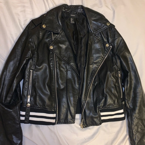 Forever 21 Jackets & Blazers - Super cute black faux leather jacket F21